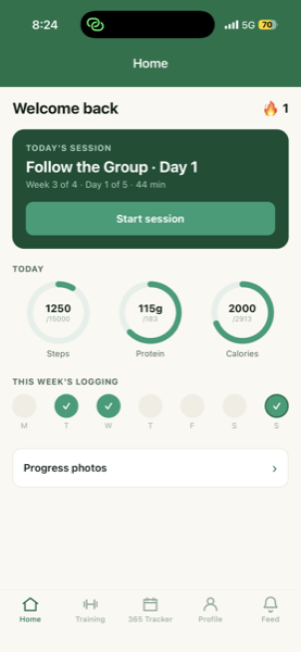 The home screen, showing today’s session, progress rings and a training streak.